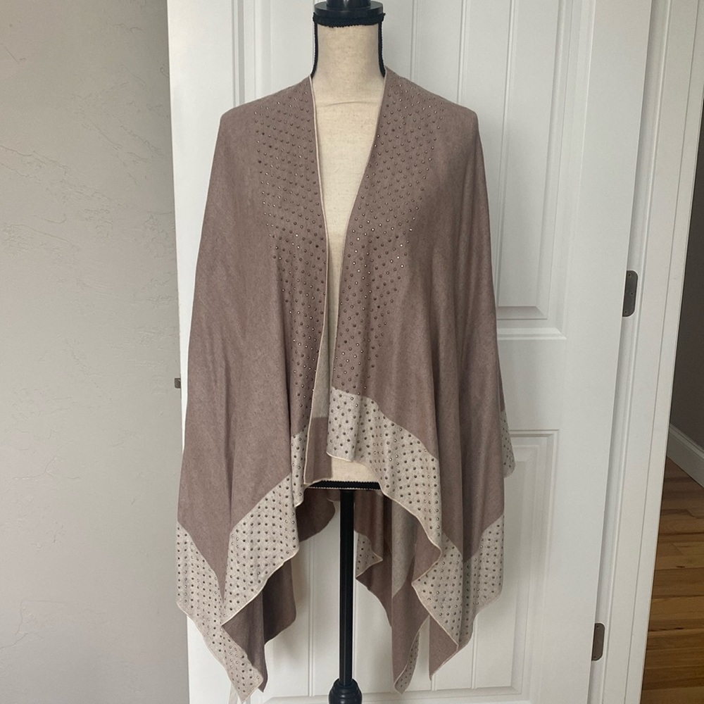 NWT Beautiful beaded shaw/wrap